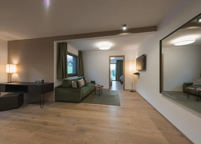 Oliven- & Genusshotel Hirzer