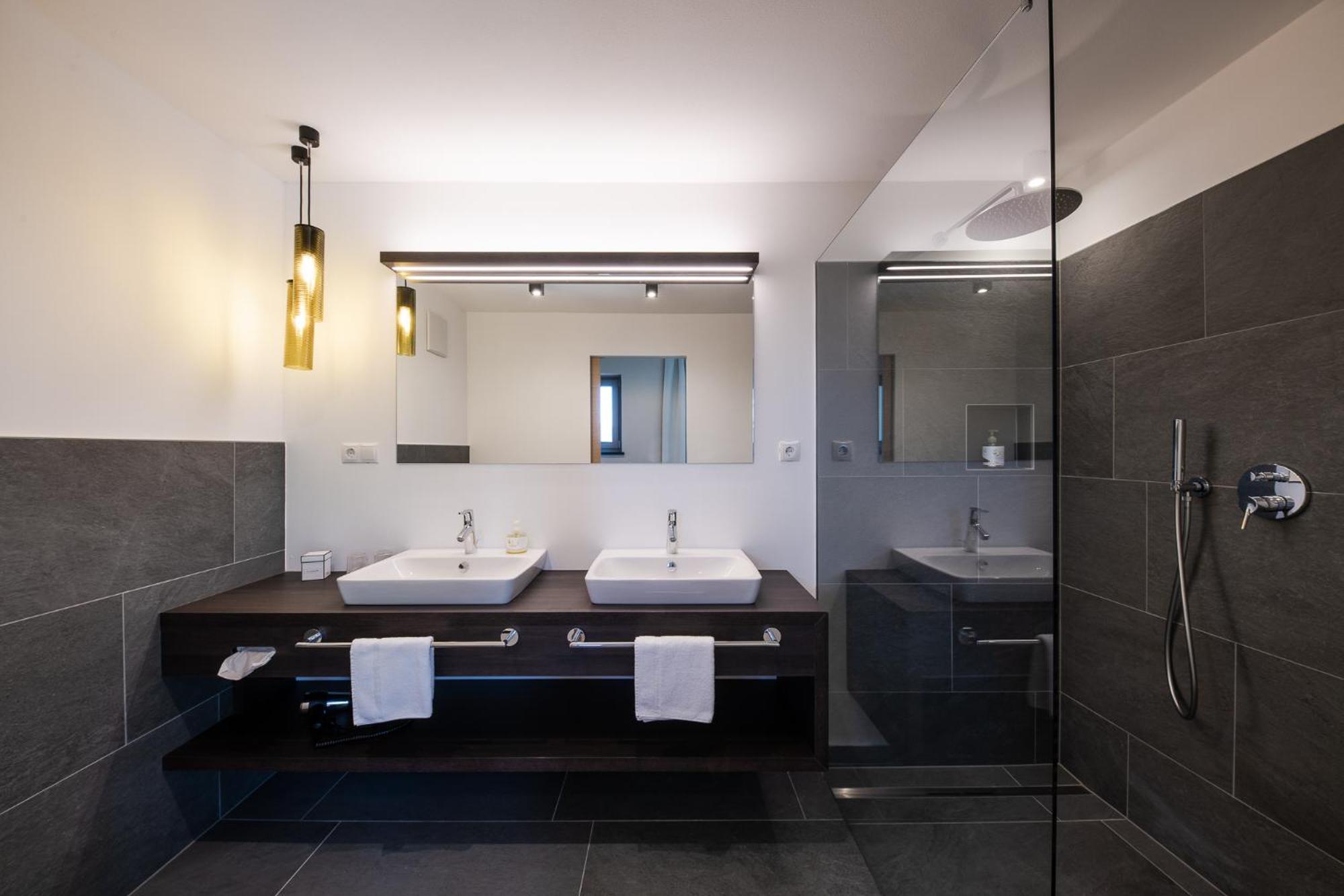 Oliven- & Genusshotel Hirzer 4*