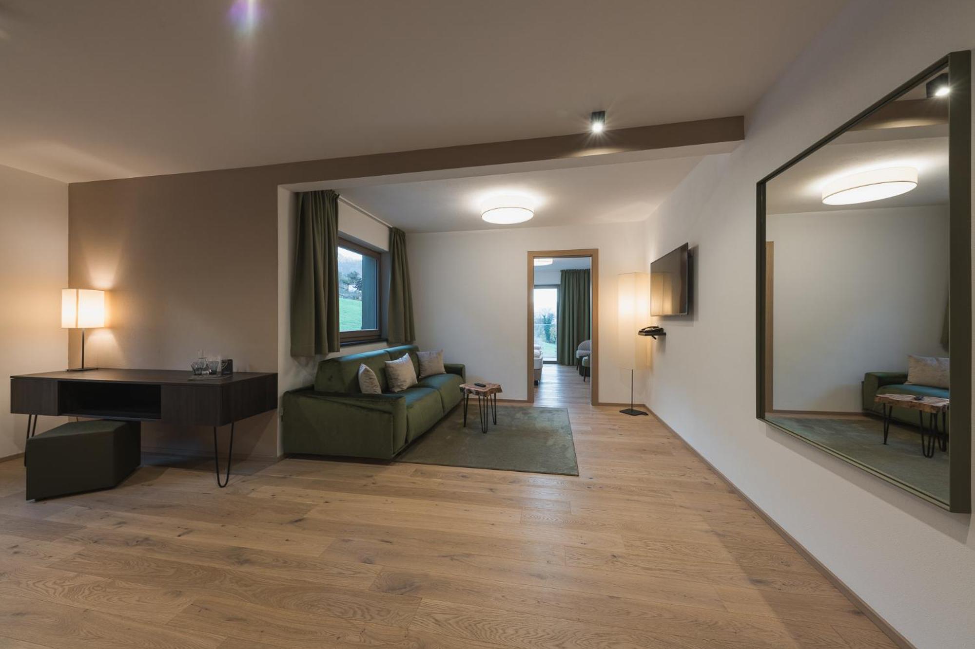 Hotel Oliven- & Genusshotel Hirzer Schenna